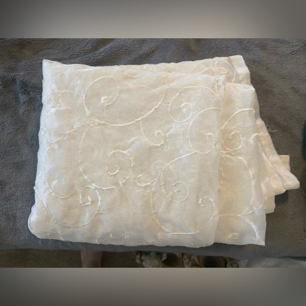 Pair of 2 Curtains